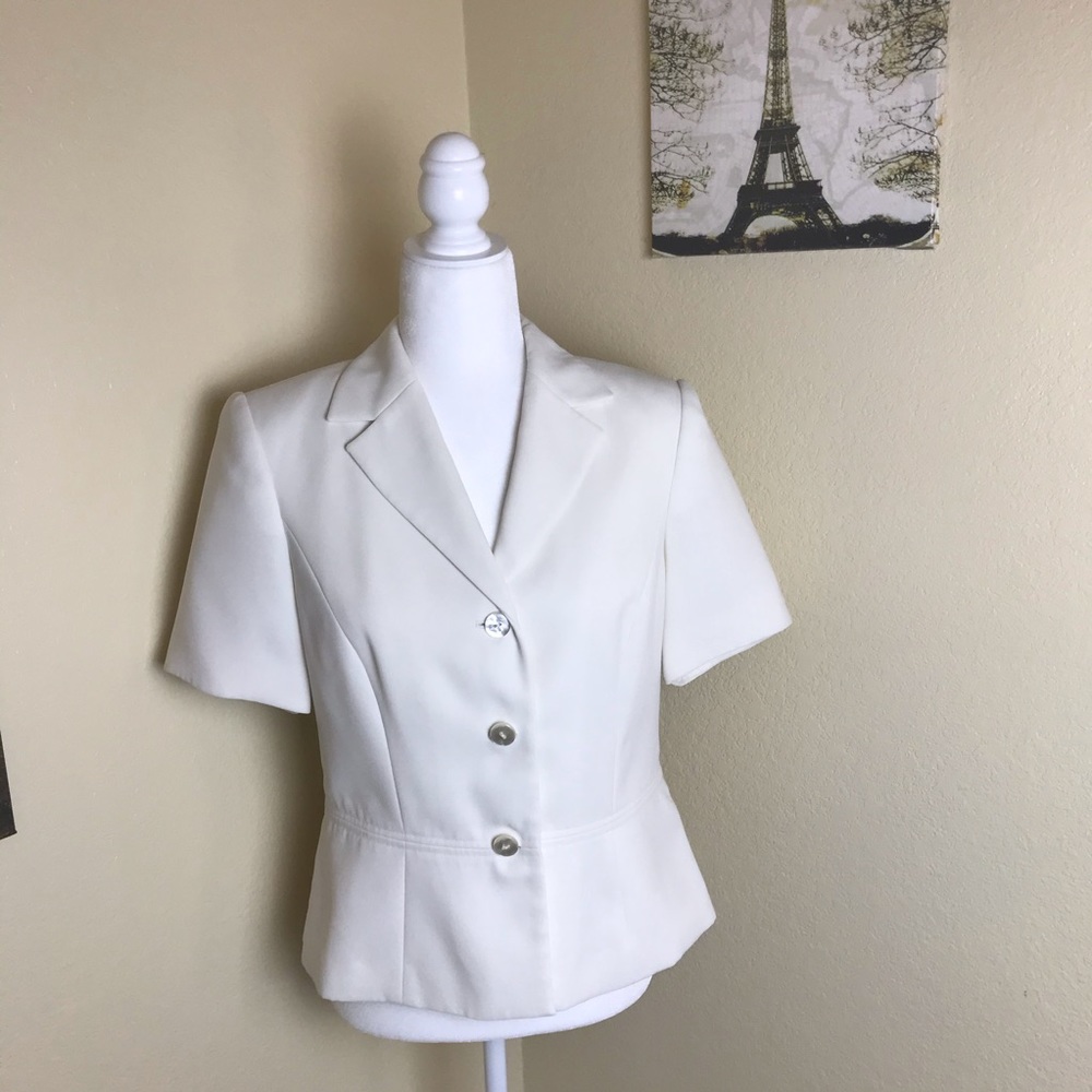 Dress barn soft white shirt sleeve blazer